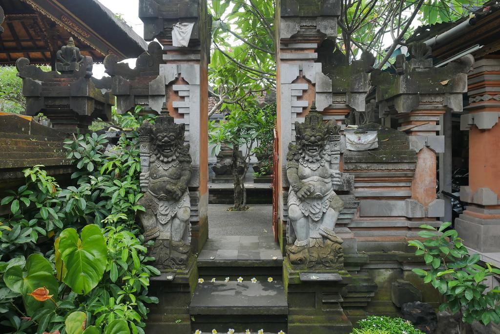 Umah Dauh Homestay *